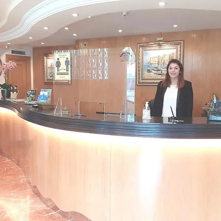 Hotel Nueva Plaza Maliano