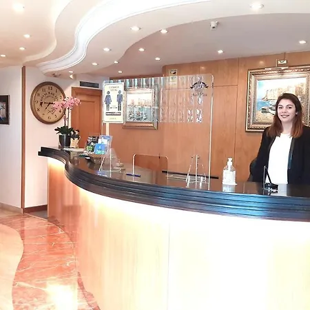 Nueva Plaza 3*