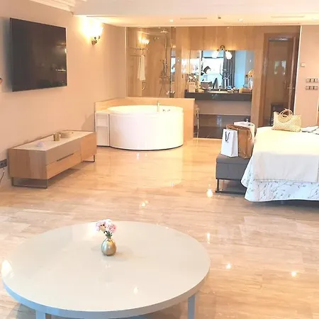 Hotel Nueva Plaza 3*