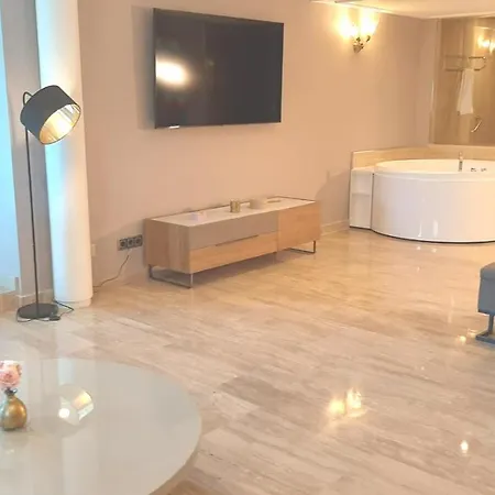Hotel Nueva Plaza 3*