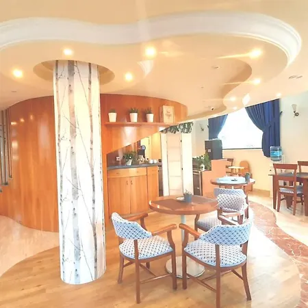 Nueva Plaza Hotel Maliano