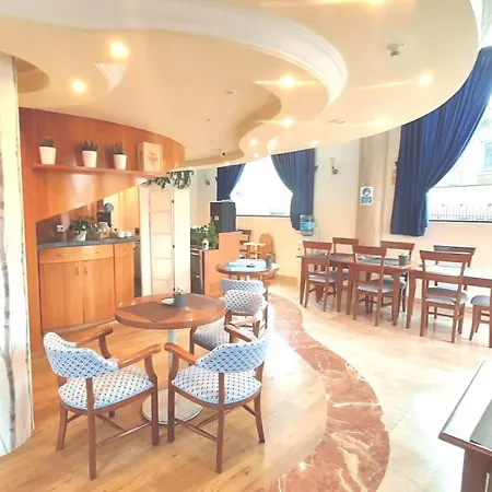 Nueva Plaza Hotel