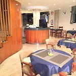 Nueva Plaza Hotel