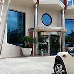 Nueva Plaza 3* Maliano