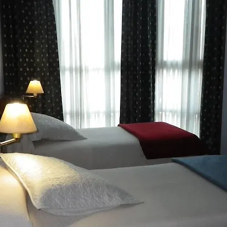 Nueva Plaza Hotel 3*