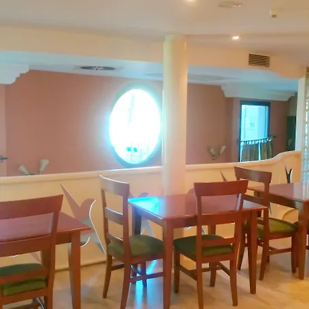 Hotel Nueva Plaza 3*