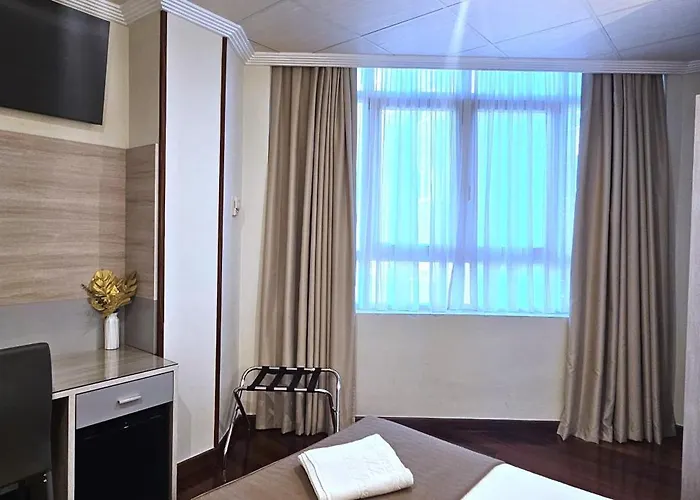 Nueva Plaza فندق