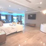 Nueva Plaza Hotel 3*