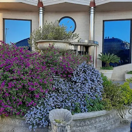 Nueva Plaza 3* Малианьо