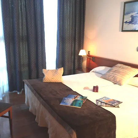 Nueva Plaza Отель Малианьо