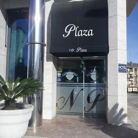 호텔 Nueva Plaza 3*